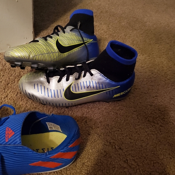 Nike Mercurial cleats size 5Y - Picture 2 of 2